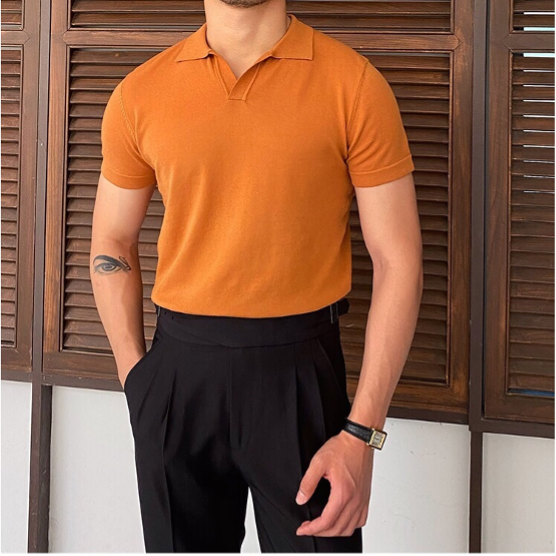 Polo à col en V style « Old Money »
