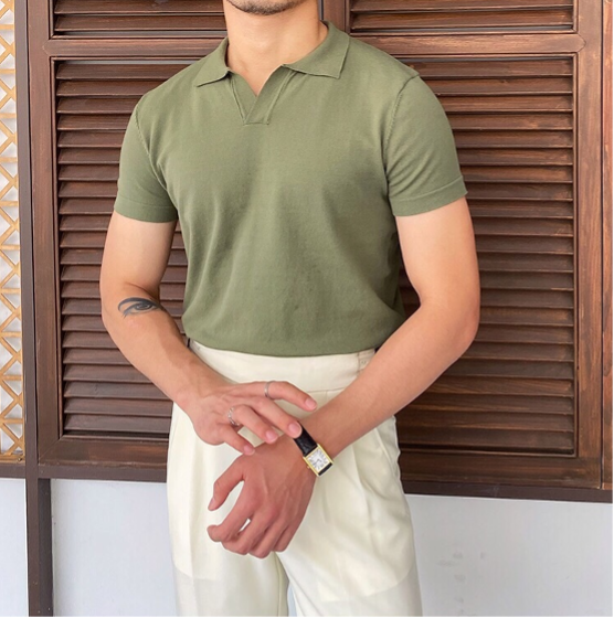 OLD MONEY Polo con cuello en V